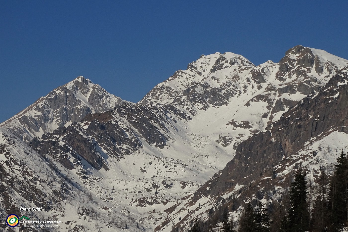 12 Zoom sulla Val Pianella in primo piano.JPG